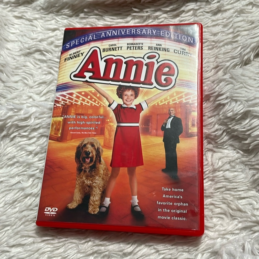 “Annie” is big, colorful Orphan 1982 DVD Special Anniversary Edition